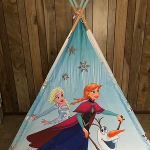 FROZEN tee pee